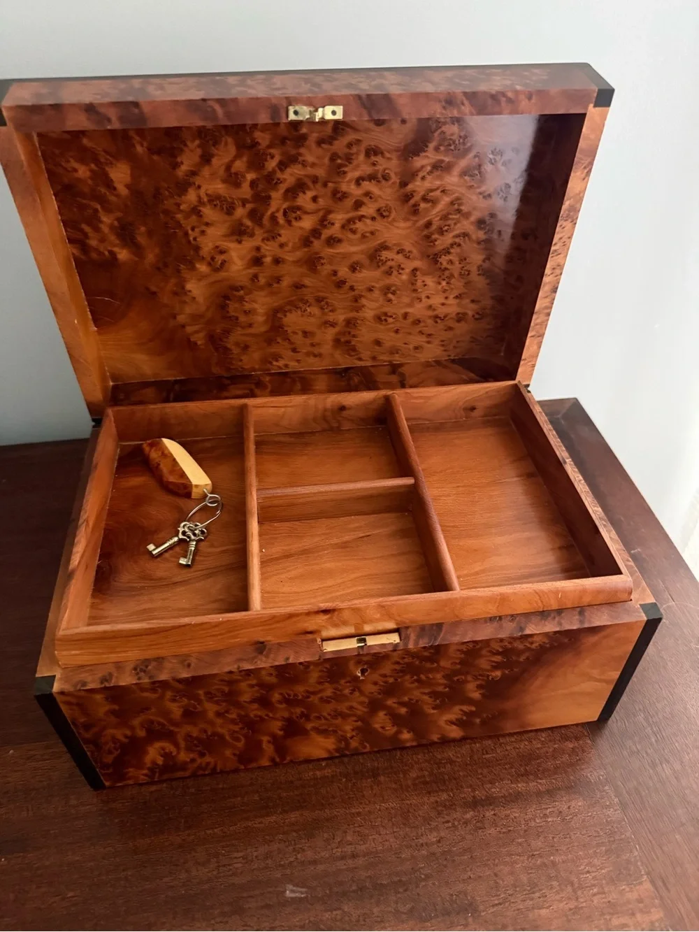 Moroccan Burl Wood Inlay Jewelry Box with Mother-of-Pearl Motif Thuya